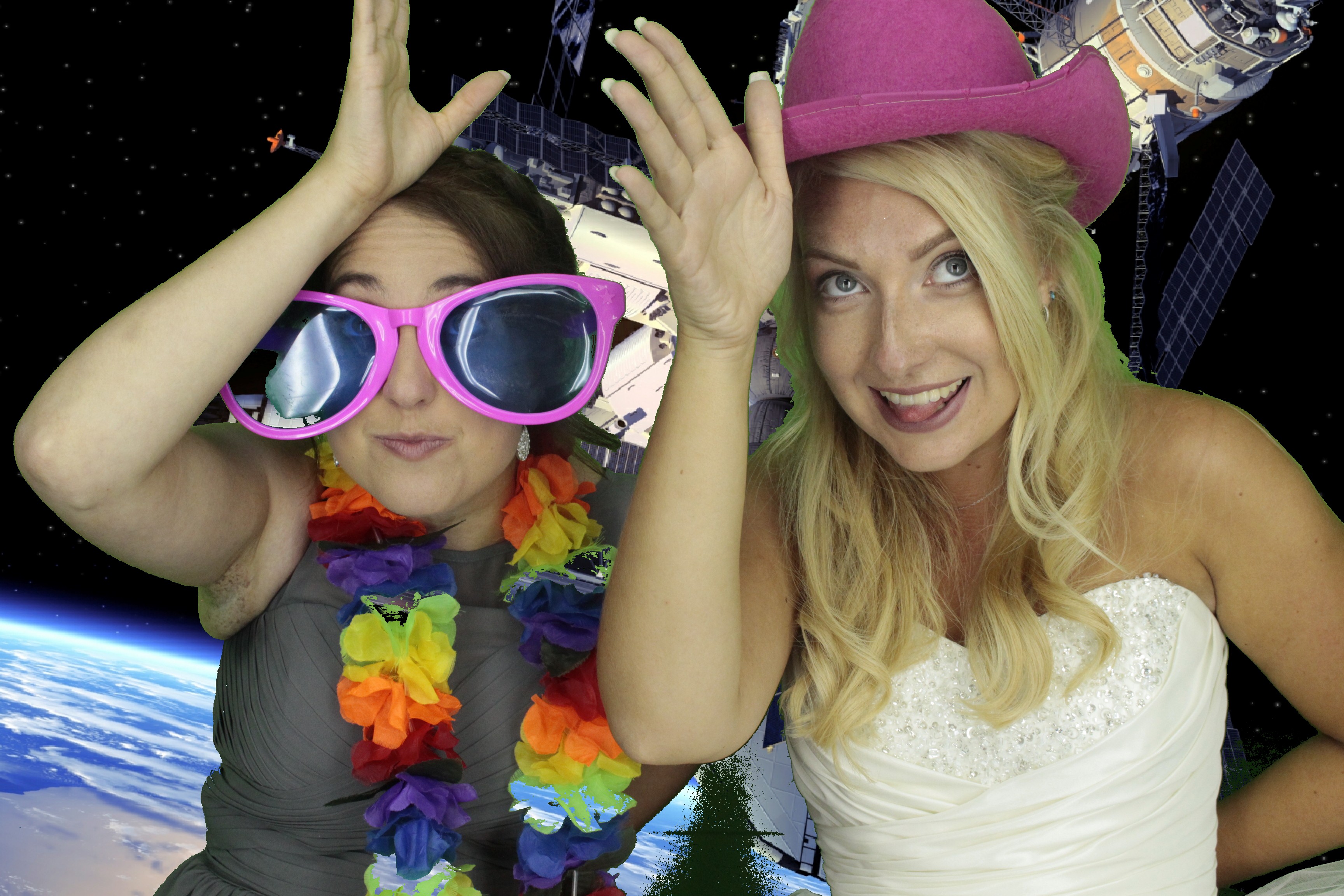 Nikki & Simon | View more photos from the event at gallery.myphotoboothexperience.co.uk/u/MyPhotoBoothExperienceLtd/Nikki-Simon